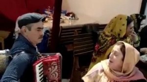 Зугра Меджидова. Замечательно поет вживую. Даргинские песни в кругу друзей.