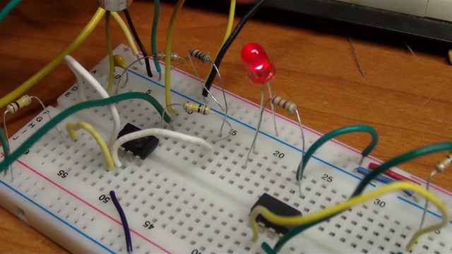Mic amplifier and clap comparator circuit смотреть онлайн
