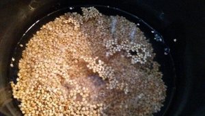 Куриные купаты с зелёной гречкой в мультиварке