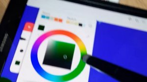 рисую стилусом на планшете