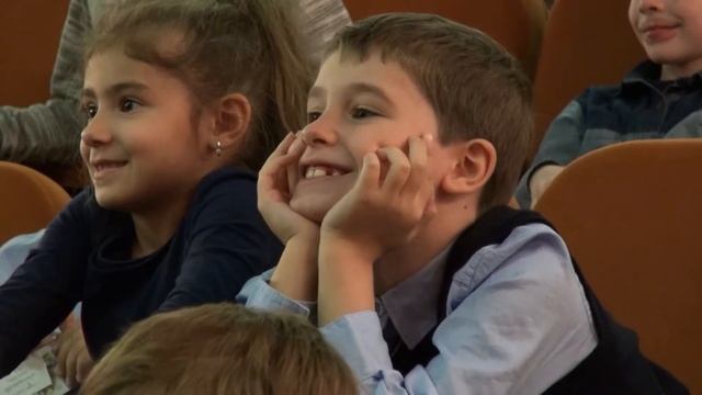 Спектакль по правилам дорожного движения "Проделки старухи Шапокляк" смотреть онлайн