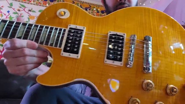 1996 Gibson Les Paul Classic Premium Plus Translucent Amber смотреть онлайн