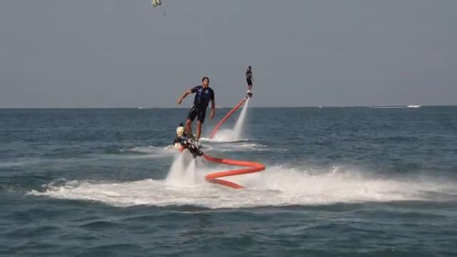 Лазаревское 2013 Прибой FLY BOARD - летающий рюкзак на Черноморском побережье 