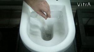 Испытание унитазов VitrA на смыв с помощью имитаторов