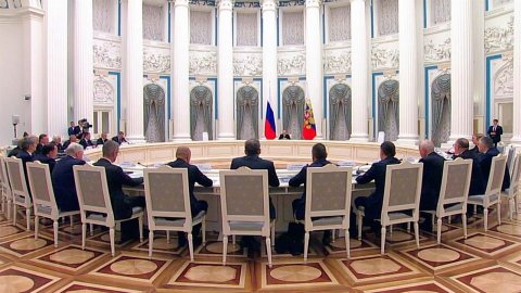 О совершенствовании вооружения говорил президент на совещании с представителями ОПК