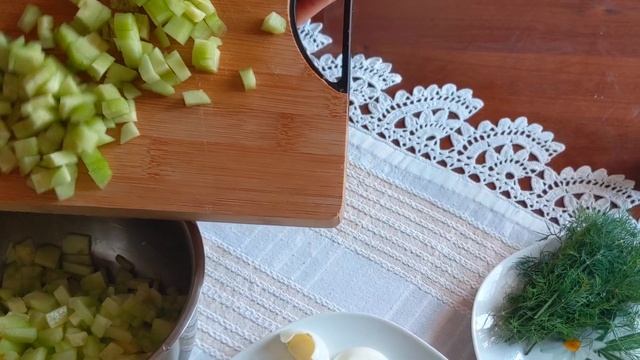 Самая вкусная окрошка с креветками и помидорами черри. Рецепт окрошки на минеральной воде.