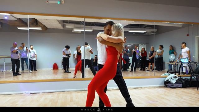 Bachata demo in Malmo Sweden | Fabian and Livia Dance Vida | Bachata sensual dance смотреть онлайн