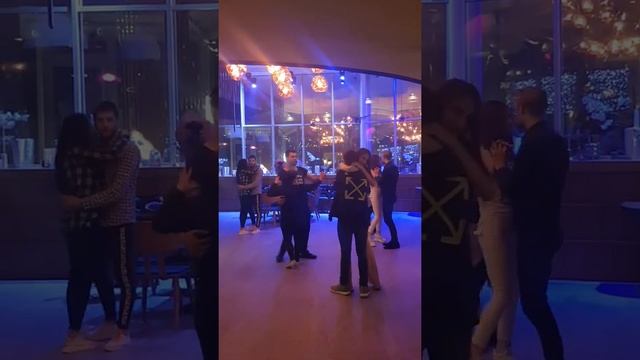 Медленный танец в ресторане гурман смотреть онлайн