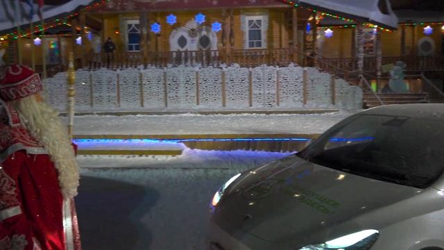 Заправочная станция для электромобилей В Вотчине Деда Мороза смотреть онлайн