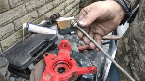 Как достать,игольчатый подшипник из поворотного кулака,напримере Isuzu Trooper