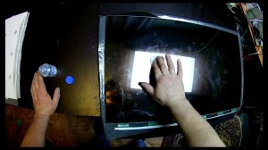 Купил ещё такой же телик на АВИТО. От чего полосы на матрице?