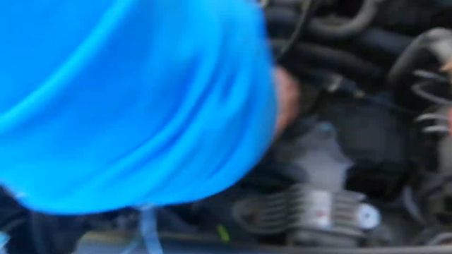 Chevrolet Cruze потекла трубка АКПП Ремонт. смотреть онлайн