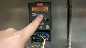 Подключение и настройка частотника Danfoss. Пульт управления двигателем.