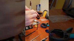 Как поменять несъемный аккумулятор на смартфоне