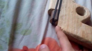 деревянные пистолеты которые стреляют(сделано детьми)