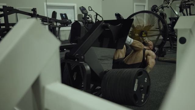 LEG WORKOUT TRAINING FOR THE OLYMPIA смотреть онлайн