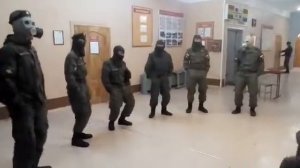 Между нами тает лед (армия)