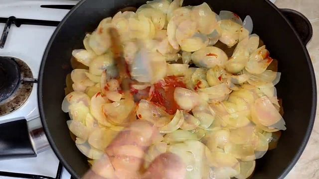 Я так лук ещё не готовил. Результат удивил. Необычный луковый салат. смотреть онлайн