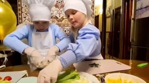 Конкурс Мастерята 2022
Салат с консервированной кукурузой