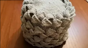 Шапочка ,,Тунисские Лепестки,, в стиле 3D. (720p)