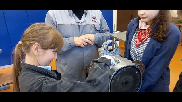 Занятие кружка "Урал - детям" для "Как здорово, что мы учителя" смотреть онлайн