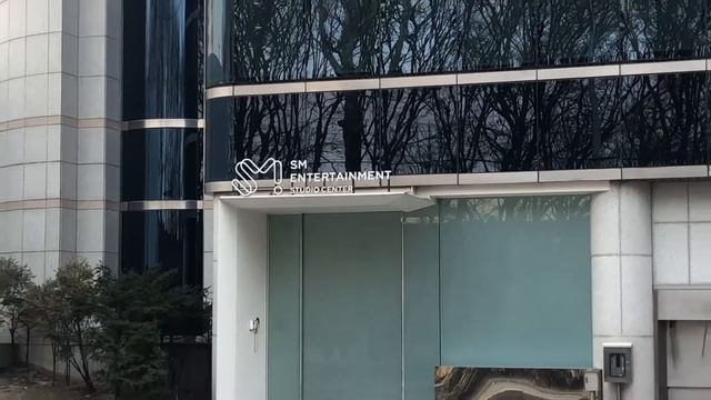 K POP места в Сеуле (Корея) — посещаем Big Hit, SM и YG Entertainment смотреть онлайн