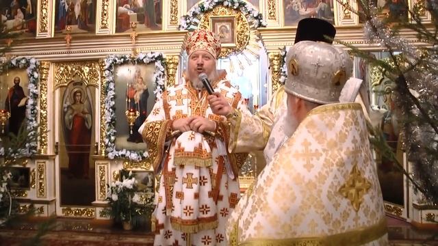 Архиерейское богослужение в кафедральном Свято-Петро-Павловском соборе города Гомеля 2015 год.