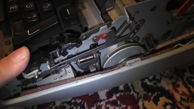 Непонятная деталь в пиш. маш. "Ятрань" / "Yatranj" power switcher