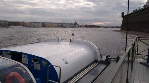 Набережная у Петропавловской крепости.