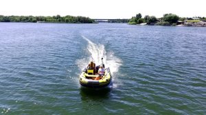 небольшая прогулка в будний день на лодке