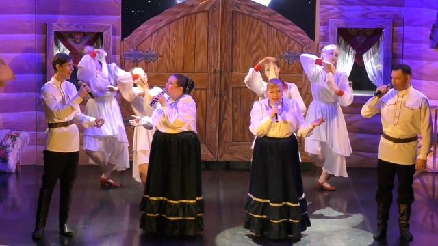 ЛУНА ПОВИСЛА НАД ОКОЛИЦЕЙ - ЛАЗУРИЦА