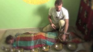 Звуковой массаж тибетскими поющими чашами