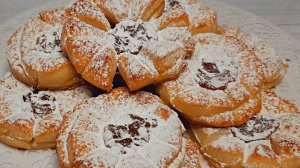 Вкусная выпечка из слоеного творожного теста