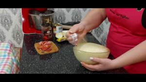 Тесто для пиццы (тонкое) из холодильника.