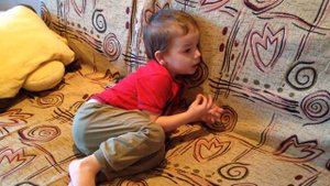 Артемчик поет Плачет дерево не надо