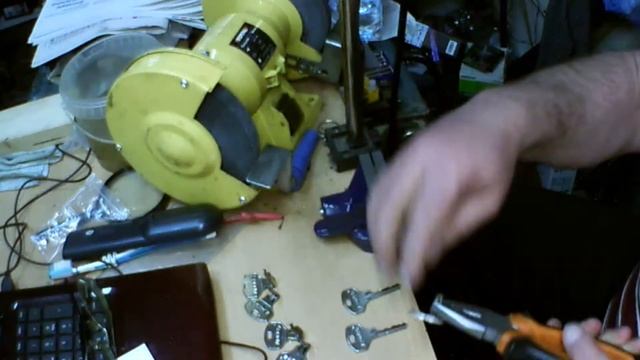 крючок из ключа смотреть онлайн