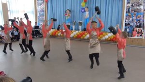 Танец мальчиков "Во кузнице" на празднике "День знаний"