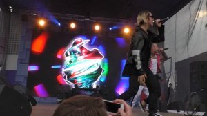 Quest pistols show - Босоногий мальчик (Парк Победы Europa plus tv Hit non stop show 08 06 2019)