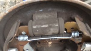 Поменял колодки на FORD FUSION на СТО