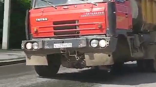 car without wheel in Gorno-Altaysk(Машина без колеса в Горно-Алтайске) смотреть онлайн