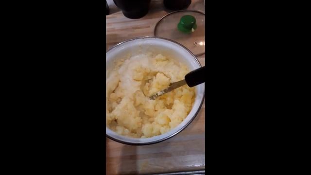 ? ПЮРЕ КАРТОФЕЛЬНОЕ?КАК ПРИГОТОВИТЬ ПЮРЕ ✋ДЕЛАЙТЕ МНОГО?Вкуснятина на молоке и сливочном масле?? смотреть онлайн