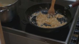 КАБАРДИНСКОЕ НАЦИОНАЛЬНОЕ БЛЮДО Джэд Лыбжьэ с Пастой-курица в сметане (KharchevnyA TV Нальчик)