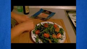 Салат с рукколой и лососем слабосоленым. Порция 250 ккал