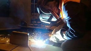 Замедленная съёмка. Полуавтоматическая сварка.