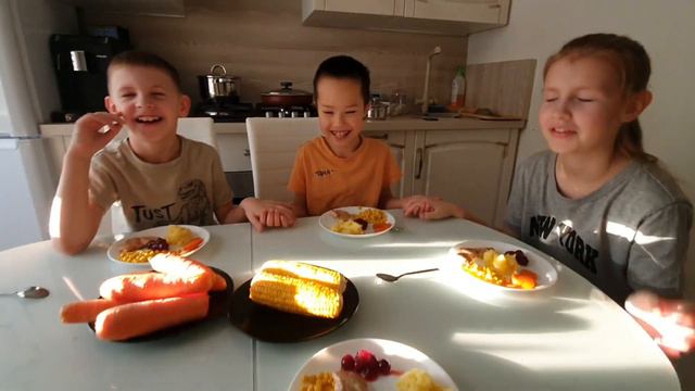 Our Thanksgiving day + Present Continuous 😄I am frying the turkey steaks. смотреть онлайн