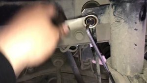 Замена стоек стабилизатора Trafic. Vivaro. Primastar. Renault Trafic 2 stabilizer link changing!