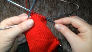 Варежки спицами.Детские варежки. Варежки индийским клином.