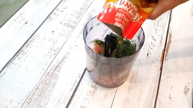 То что нужно после новогоднего застолья.  Легкий куриный суп. Фрикадельки с зеленью.