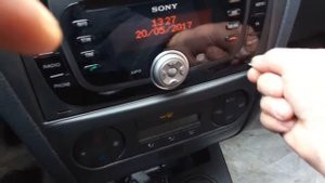 Снятие прямоугольной магнитолы с автомобиля Форд