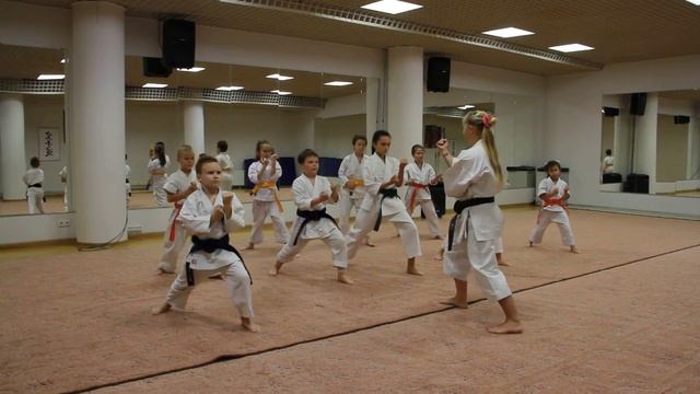 Секция карате Фудокан, (группа с 9-15 лет) тренер Анастасия Петрова.